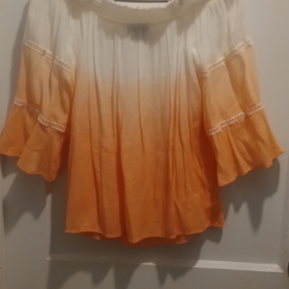Med top brand new w/o tags